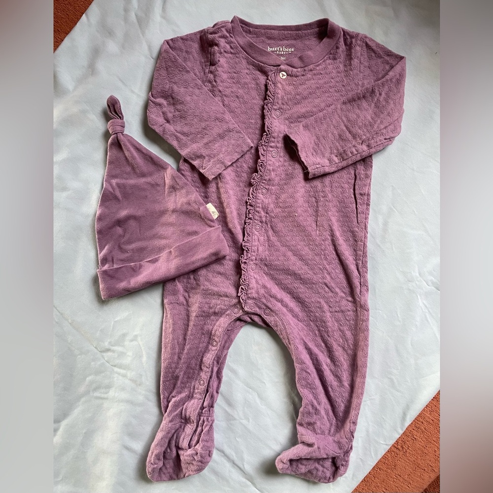 Burt’s Bees Baby Purple Footie Pajama with knotted hat 3-6mos